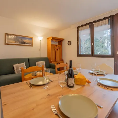 Cham Sud Jonquilles 001 - Happy Rentals *