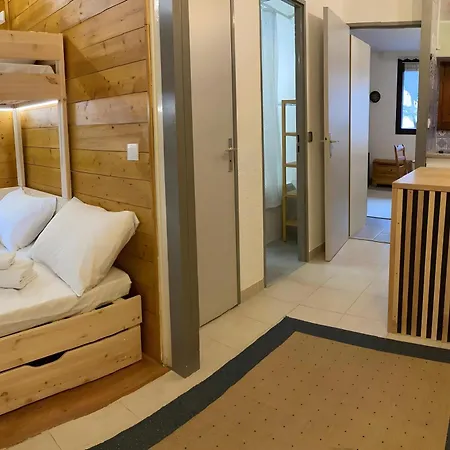 Cham Sud Jonquilles 001 - Happy Rentals